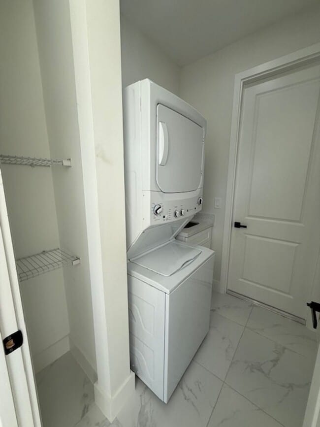 Building Photo - Brand-New 3-Bedroom Home for Rent in Lehigh Acres – Modern Design + Special Offer!