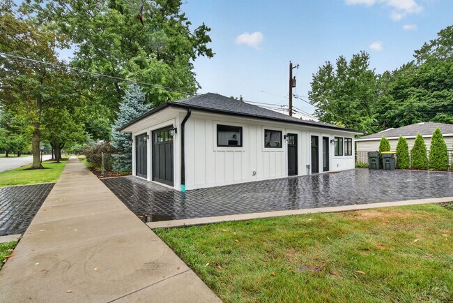 Building Photo - 240 S Brainard Ave