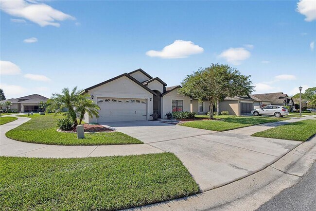 Building Photo - 2133 Geneva Dr