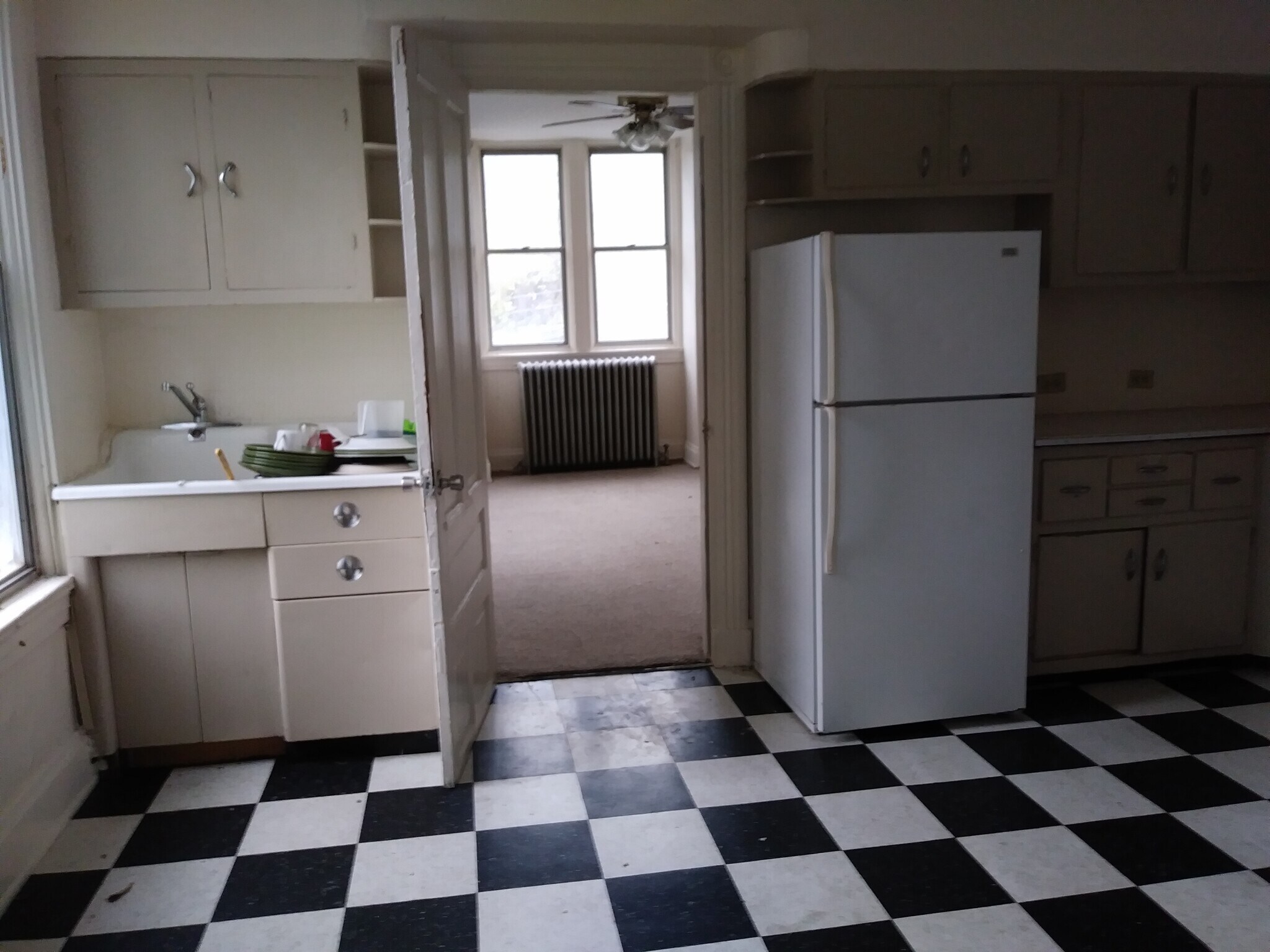 Building Photo - 2230 Ravine St