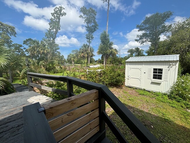 Building Photo - 802 Marvin Ave