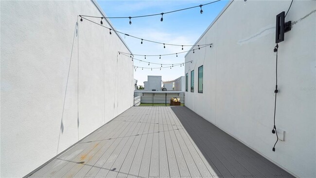 Building Photo - 1332 W Gray St