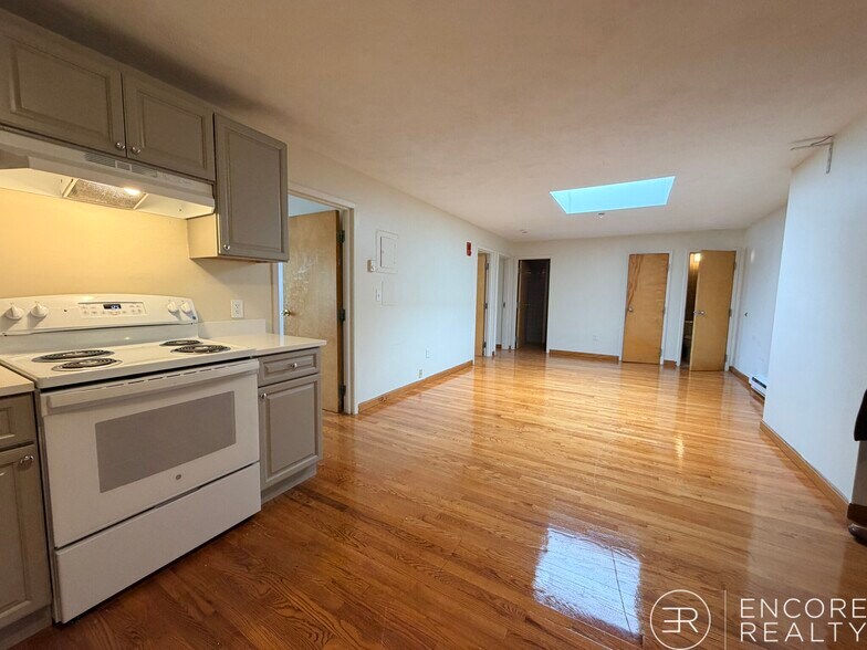 Building Photo - 1110 Commonwealth Ave