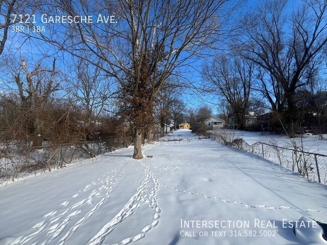 Building Photo - 7121 Garesche Ave