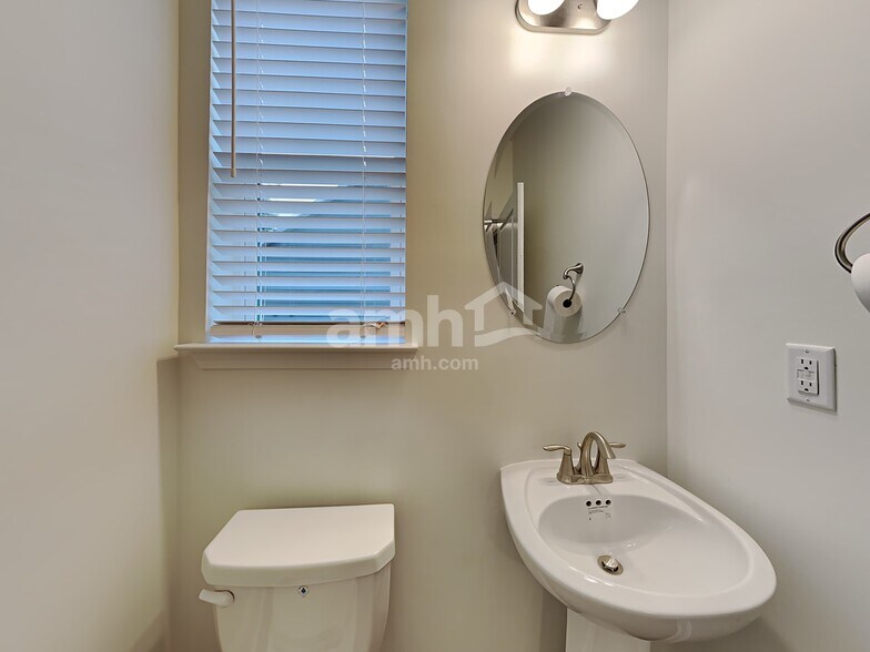 Building Photo - 159 Rivulet Dr