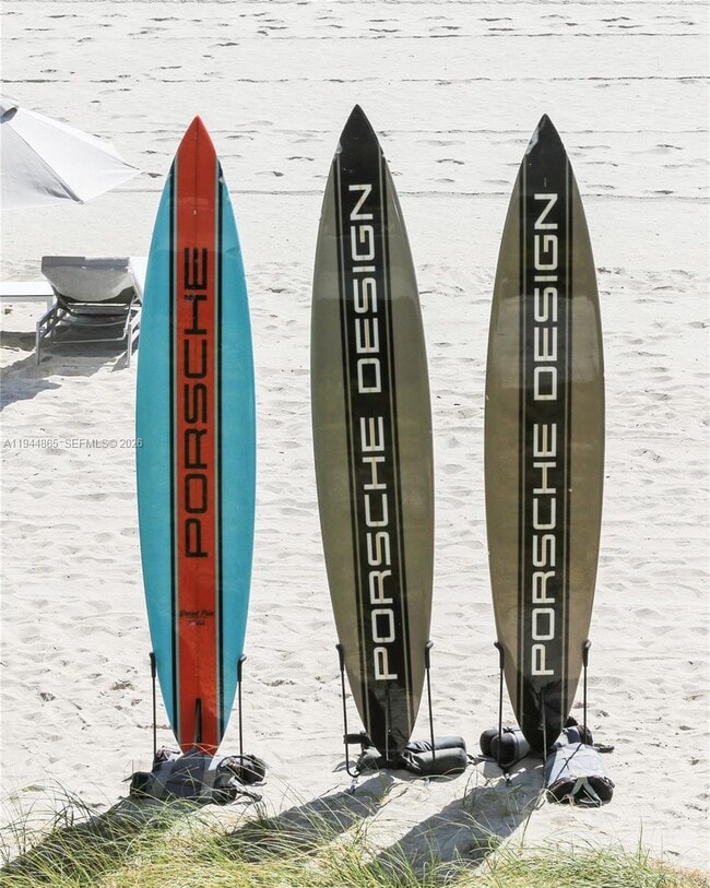 Building Photo - 18555 Collins Ave