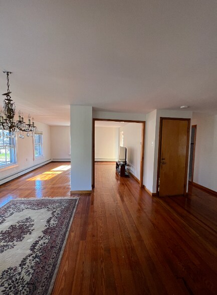 Building Photo - 416 Front St