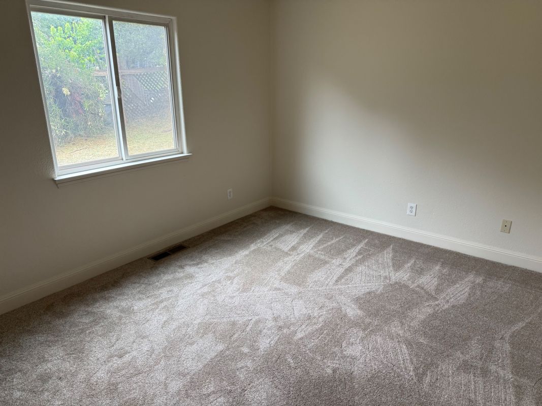 Building Photo - 16656 Pinecrest Ct