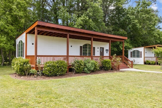 Building Photo - 2116 Las Flores Ln
