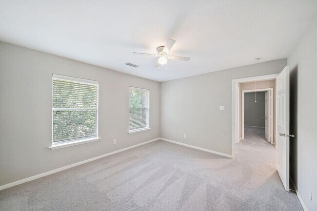 Building Photo - 151 E Greenhill Terrace Pl