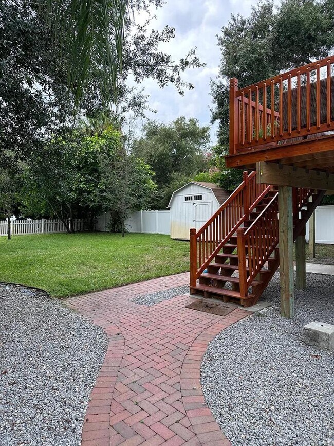 Building Photo - 3505 Iris St N