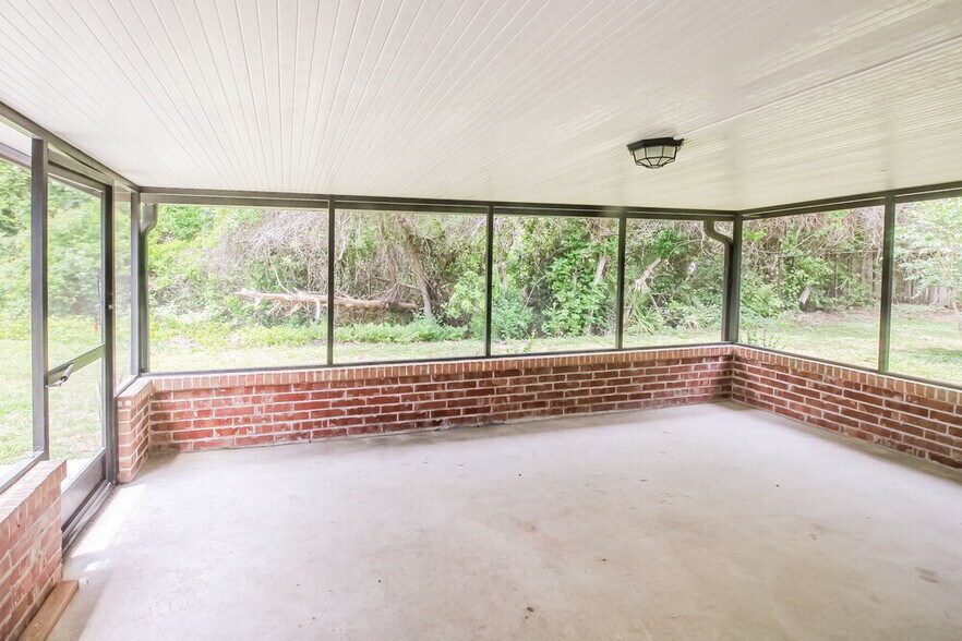 Building Photo - 404 Federal Hill Rd