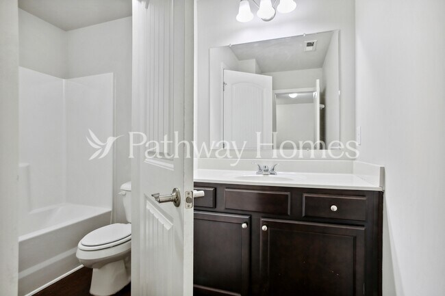 Building Photo - 2401 Oakleaf Cir