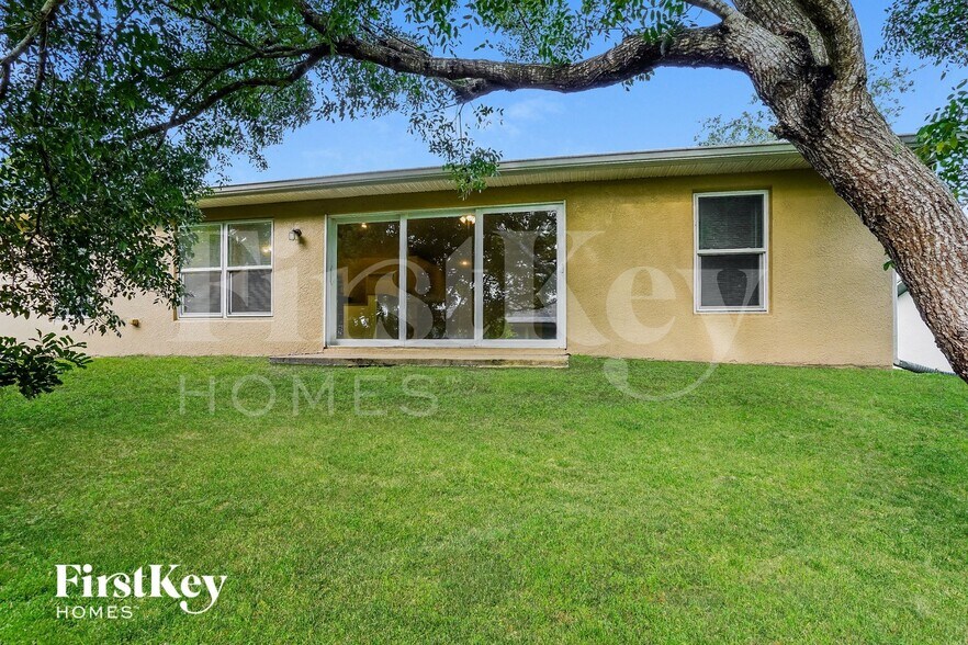 Building Photo - 18533 Orlando Rd