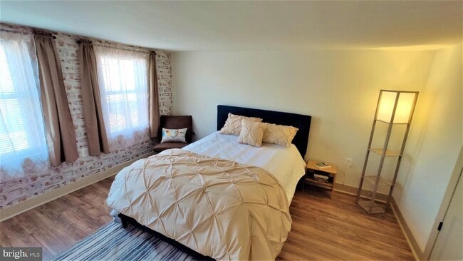 Building Photo - 433 Highland Ave
