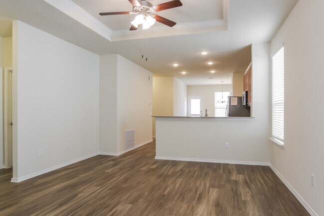 Building Photo - 14715 Sierra Garden Dr