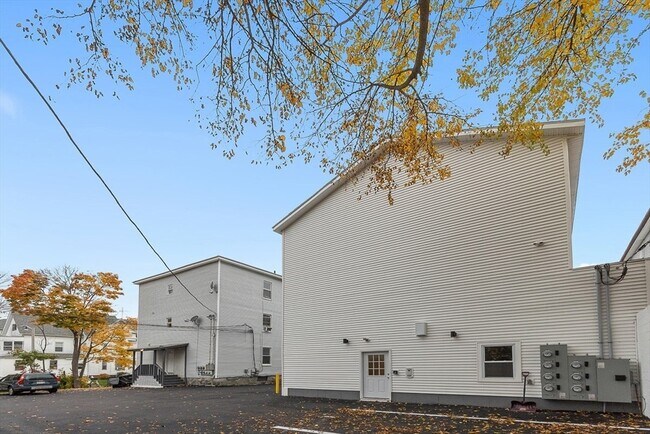 Building Photo - 92 Hamilton St
