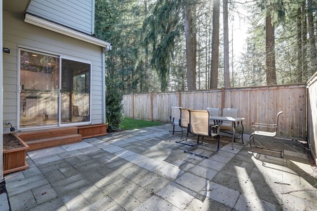 Building Photo - Beautiful 3bd, 2.5ba Home in Klahanie Avai...