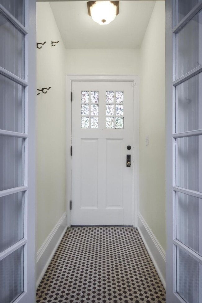 Building Photo - 1265 West Blvd