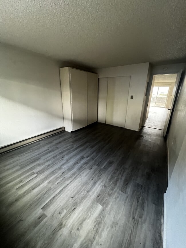 Building Photo - 15210 Macadam Rd S