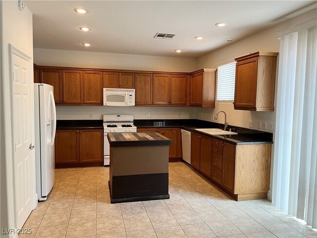 Building Photo - 9748 Waukegan Ave