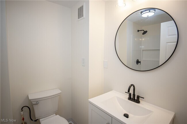 Building Photo - 12412 Sprecher Ave