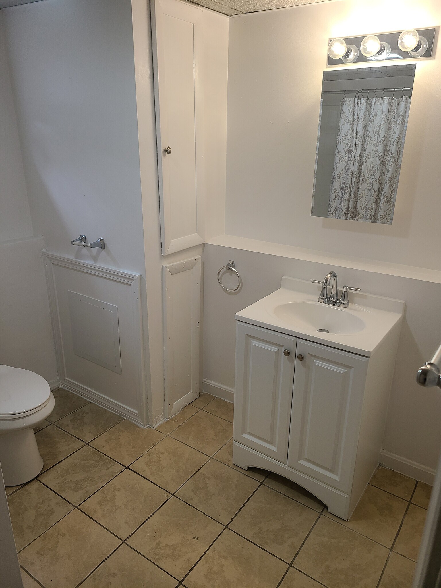 Building Photo - 7 Runnells Ave