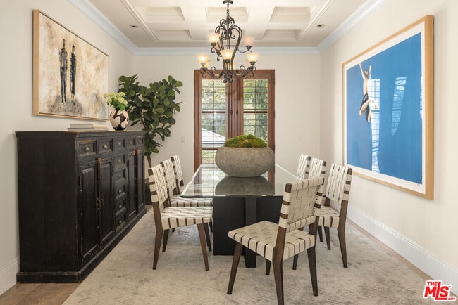 Building Photo - 587 Entrada Dr