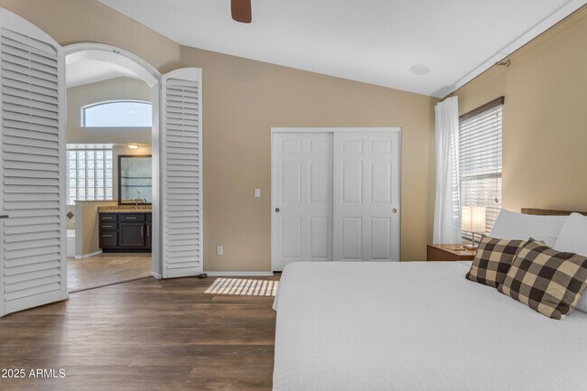 Building Photo - 1823 W Remington Dr