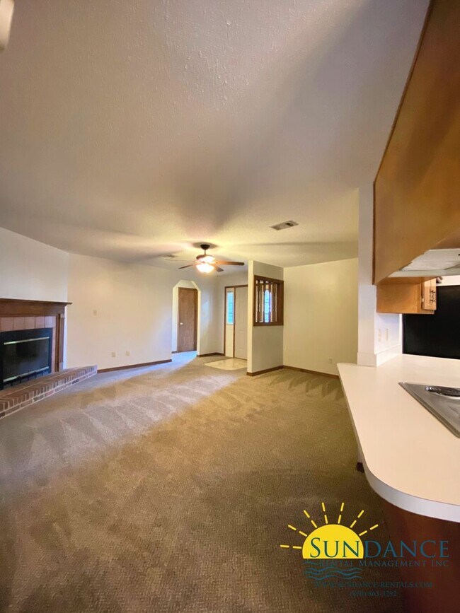 Building Photo - Great 3 Bedroom Home in Fort Walton Beach!