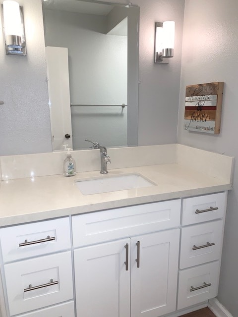 Building Photo - 230 S Catalina Ave