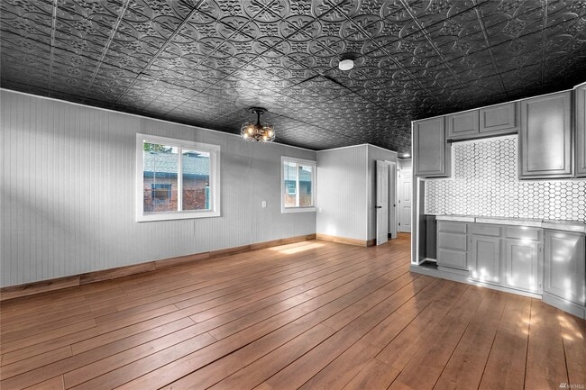 Building Photo - 10221 16th Ave E