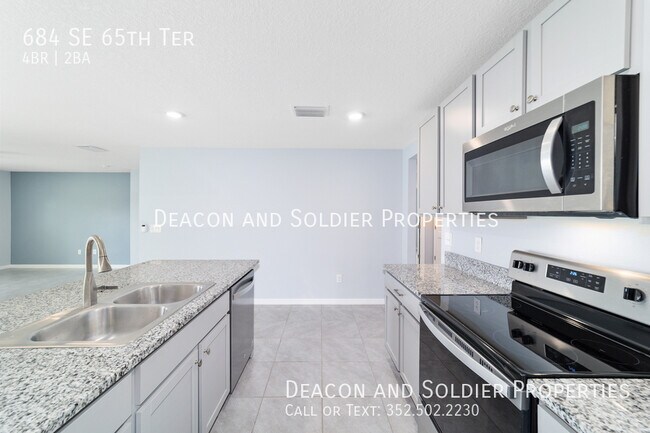 Building Photo - 684 SE 65th Terrace