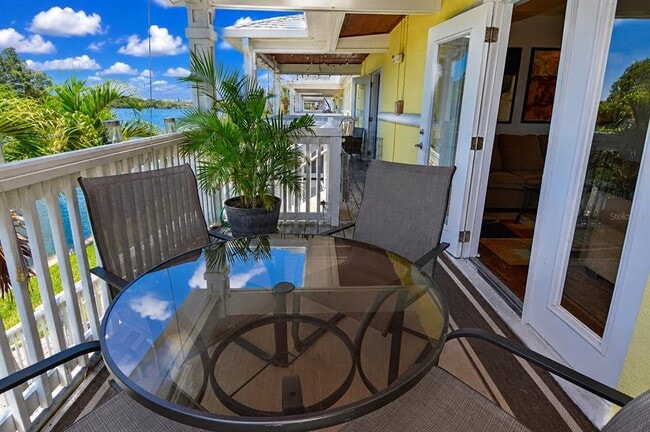 Building Photo - 3889 Pompano Dr SE