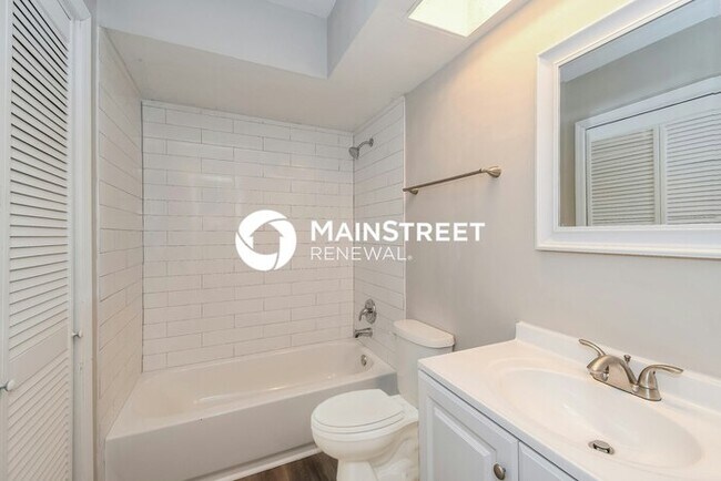 Building Photo - 3 Bedroom Pet-Friendly Home in JACKSONVILLE, FL with Main Street Renewal