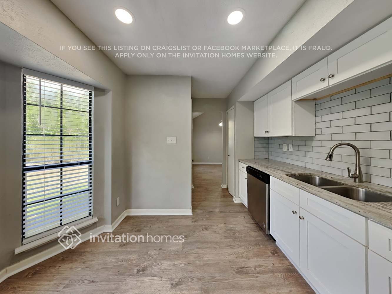 Building Photo - 3120 Woodlark Dr