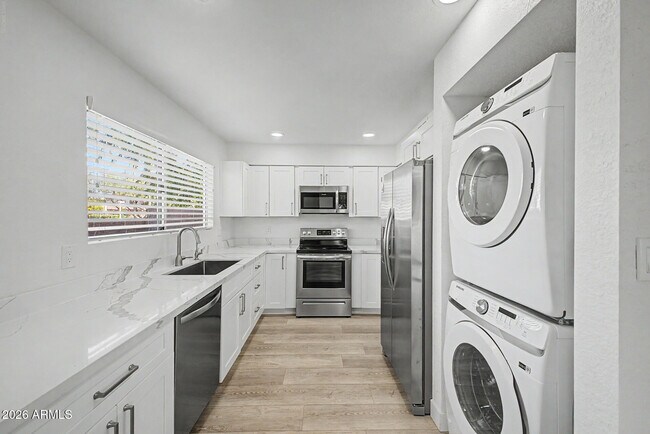 Building Photo - 11145 N 109th St