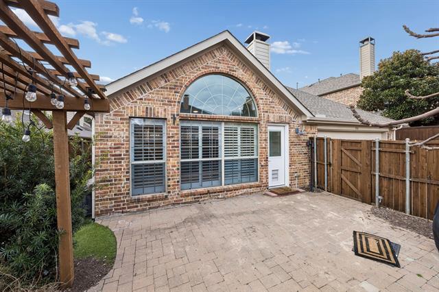 Building Photo - 930 Crestmoor Dr