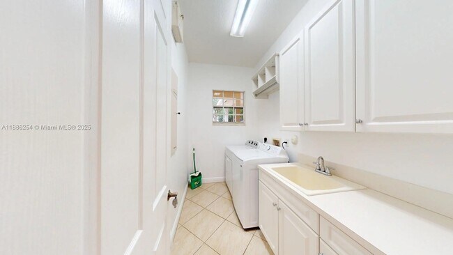 Building Photo - 4713 Village Way