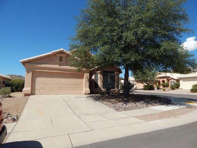 Primary Photo - 3 Bedrooms 2 Bathrooms close to Sabino Canyon