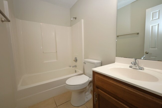 Building Photo - 4007 Foxridge Ln