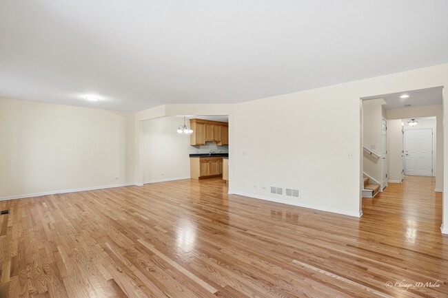 Building Photo - 214 Taylor Ct