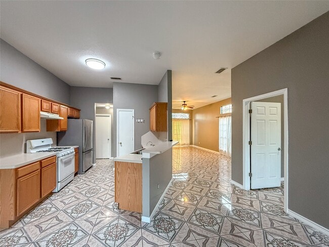 Building Photo - 603 Mosswood Dr