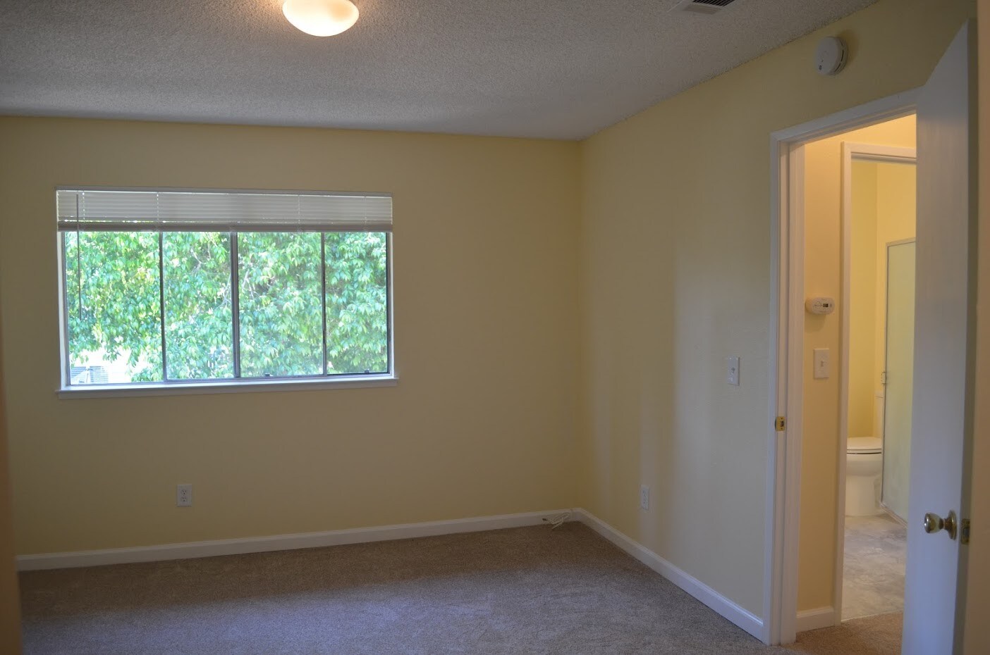 Building Photo - 759 Valley Green Dr