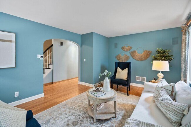 Building Photo - 5160 N Kent Ave