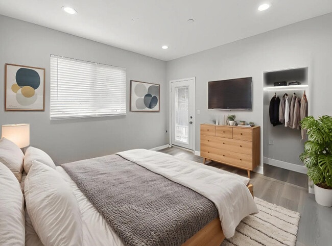 Building Photo - 5401 Carlin St