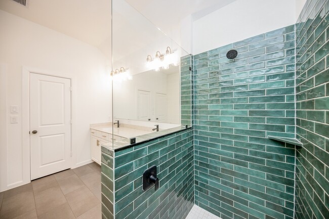 Building Photo - 42514 Summer Crst Rd