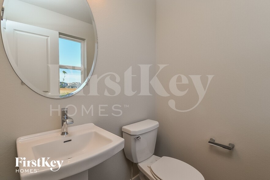 Building Photo - 10405 Luneth Dr