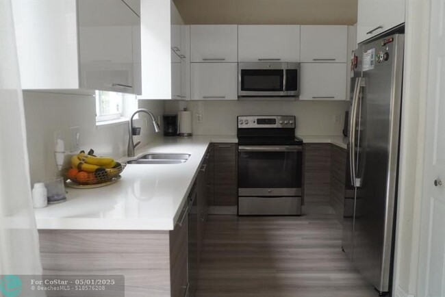 Building Photo - 1162 Golden Cane Dr
