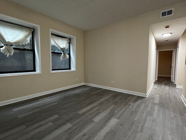 Building Photo - 4752 S Wabash Ave